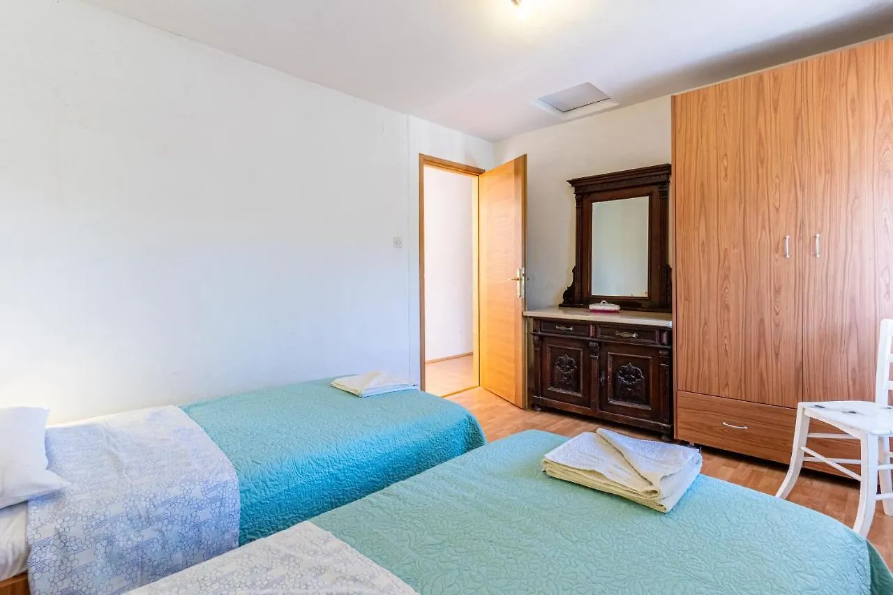 Apartmani Valun1 克罗地亚