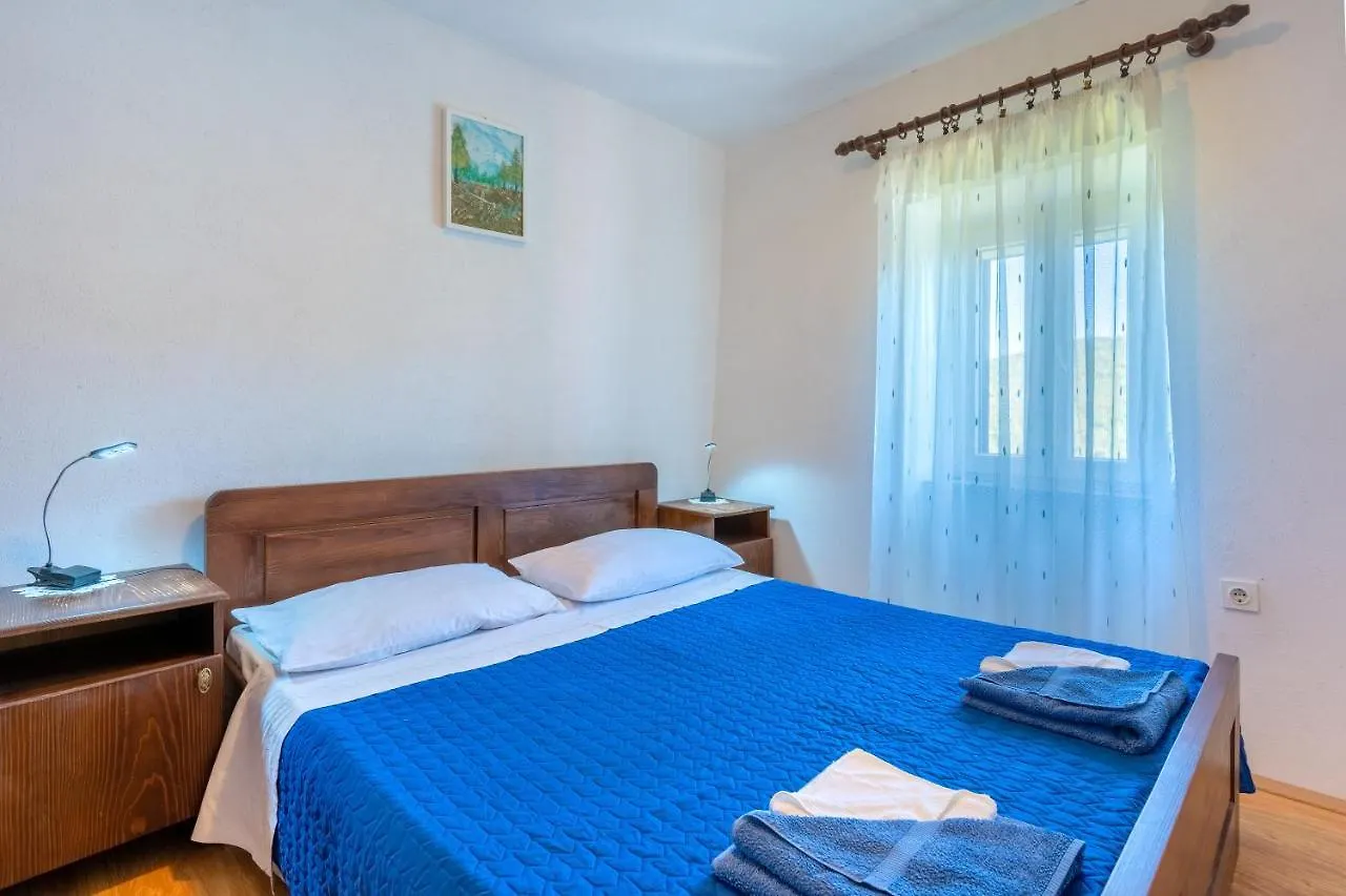 Apartment Apartmani Valun1 Croatia