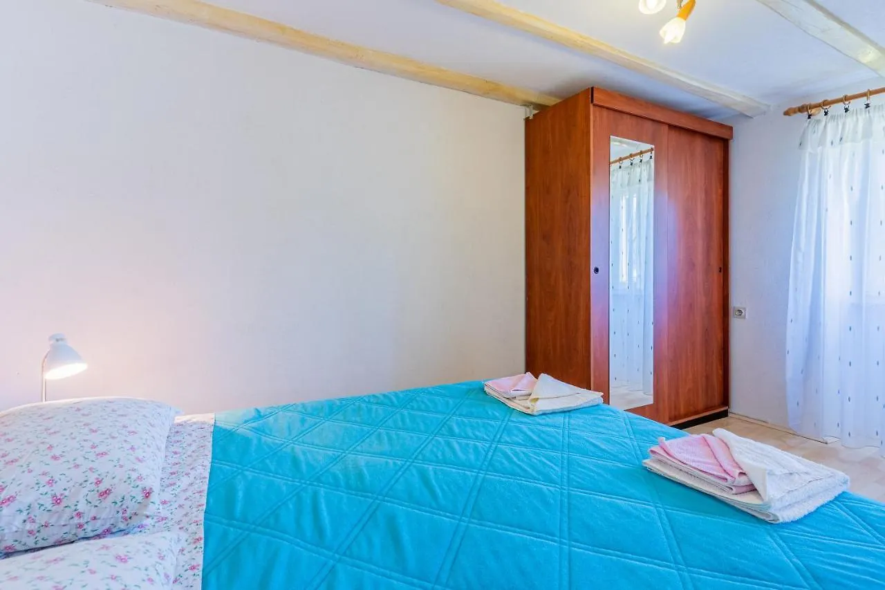 公寓 Apartmani Valun1